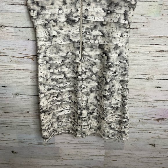 Alice & Olivia Tegan black white tiered dress silk ruffle size 6 - Picture 9 of 11